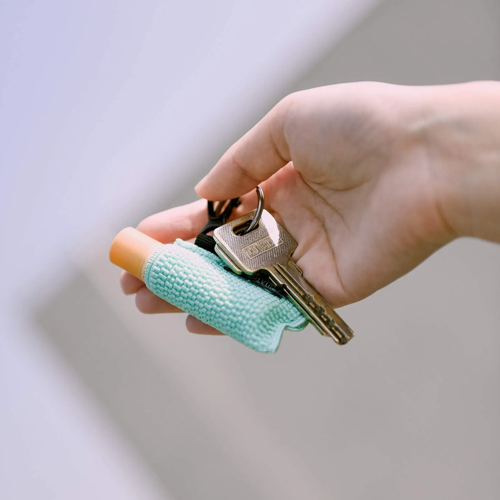 Beautyflier Cute Elastic Lip Balm Holder Keychain, Lipstick Sleeve Chapstick Sleeve Holder for Burts Bees Chapstick