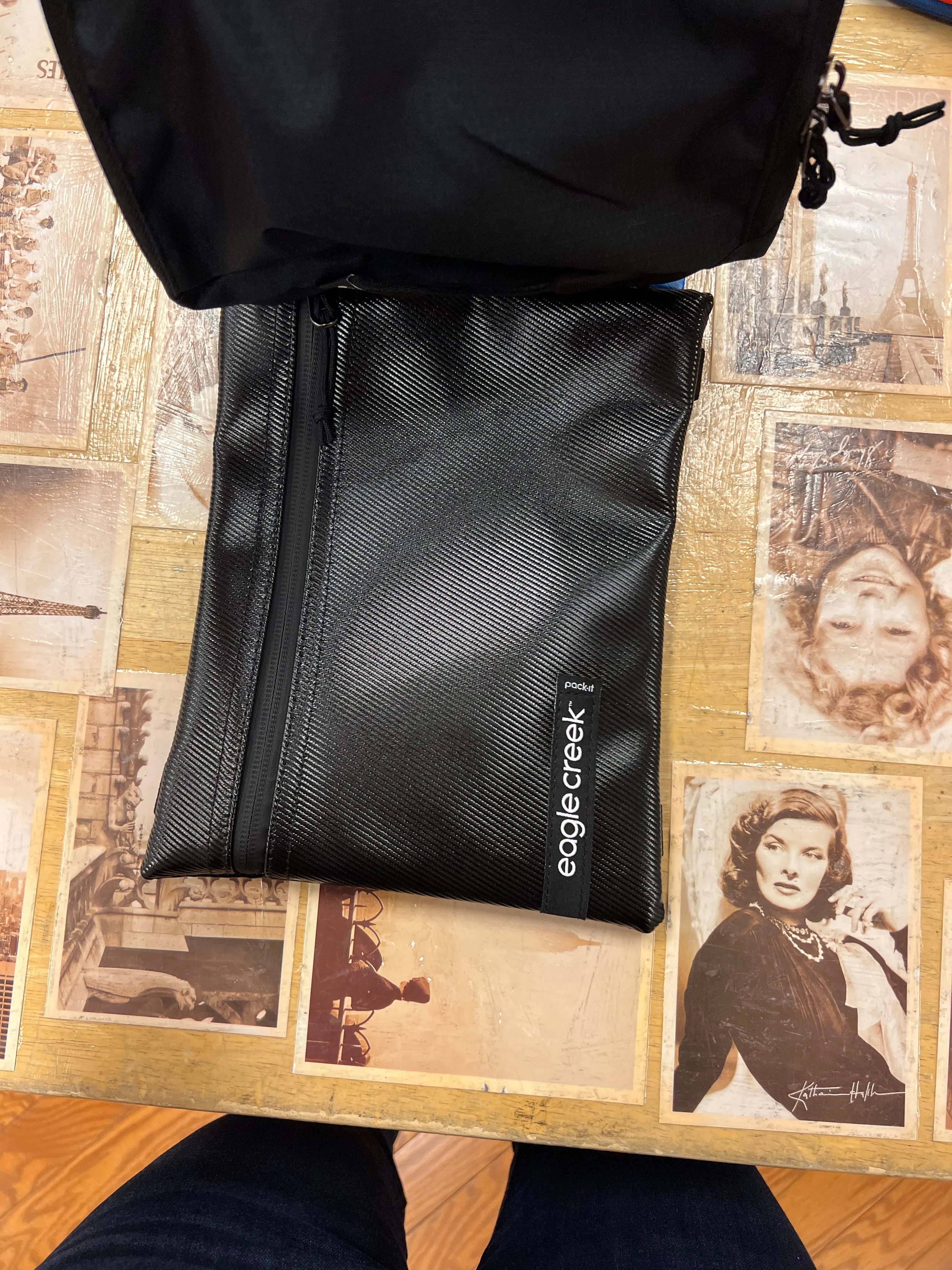 Eagle Creek packing bags containment set